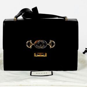 GUCCI Zumi Interlocking G Horsebit Black Grain Leather Small Crossbody Bag